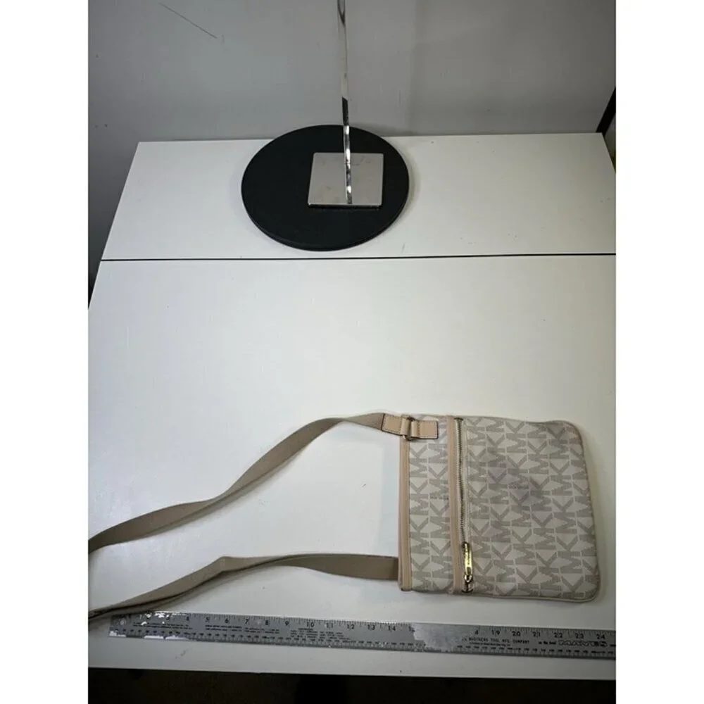 Michael Kors White signature Snap Crossbody bag
